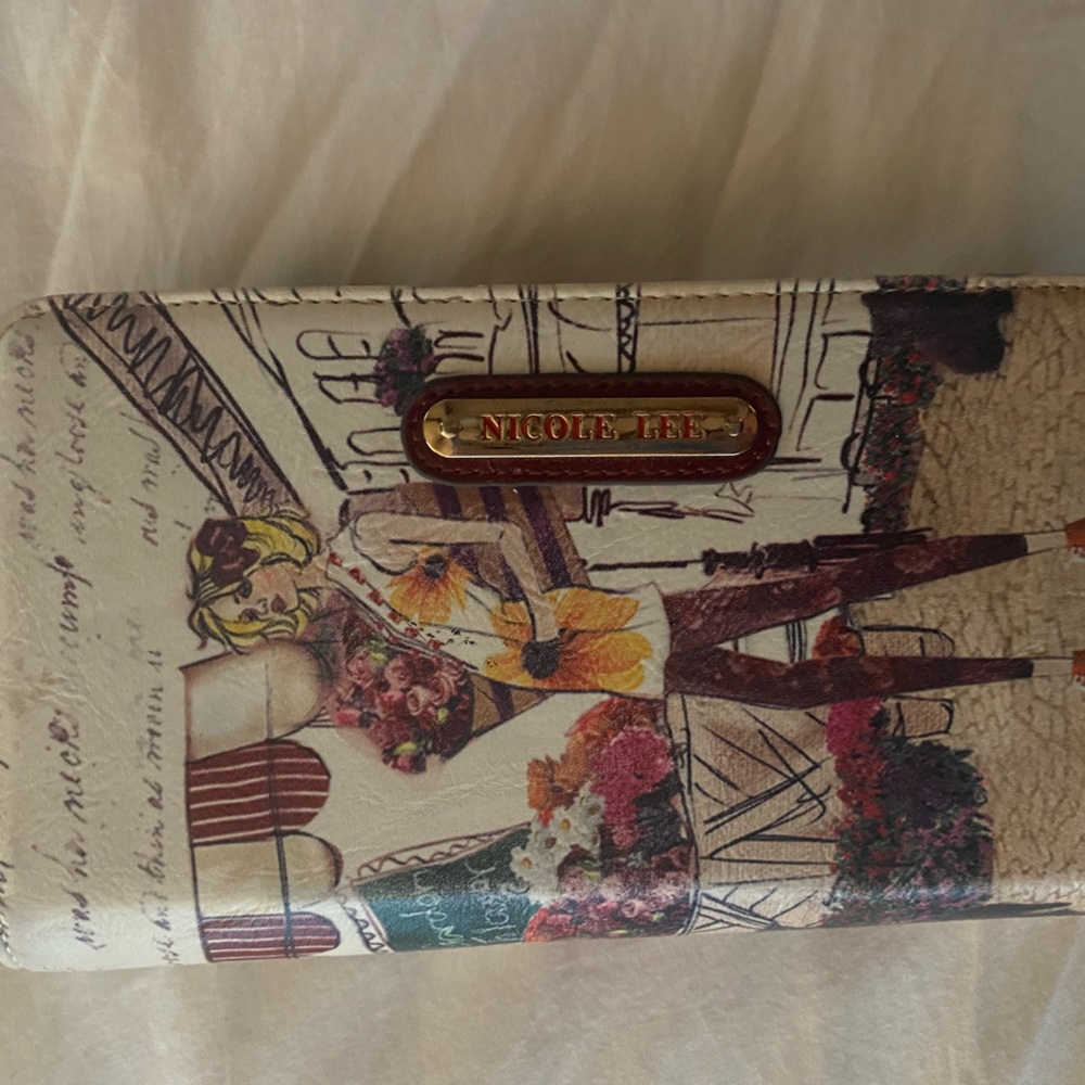 Nicole Lee wallet